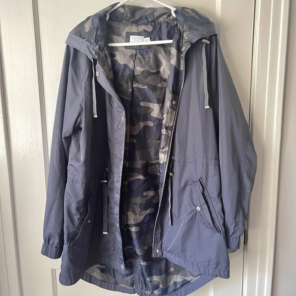 Time and Tru Navy/Grey Rain-jacket. Large